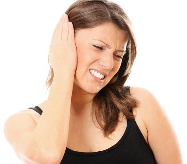 к чему горит левое ухо вечером