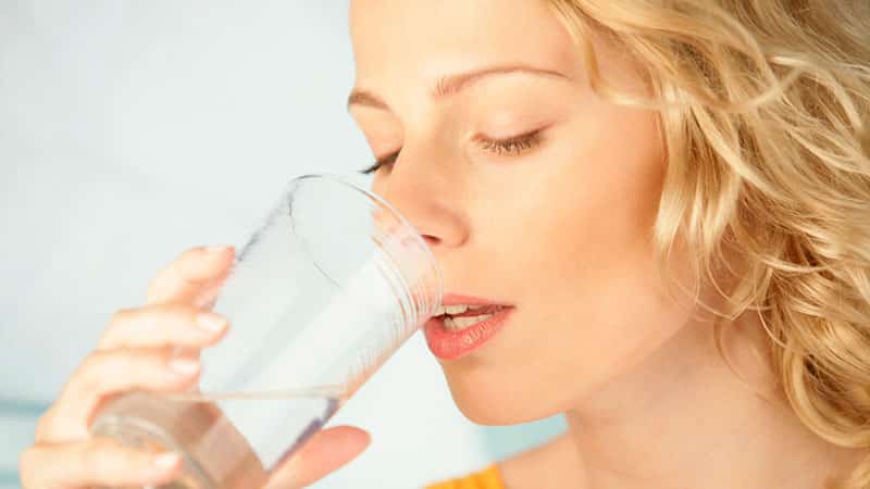 Как полоскать горло Хлорофиллиптом