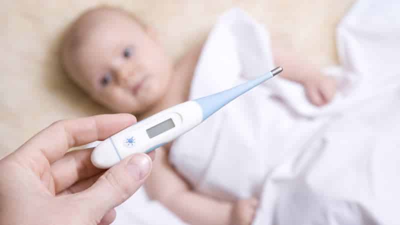 откашливается зеленая мокрота