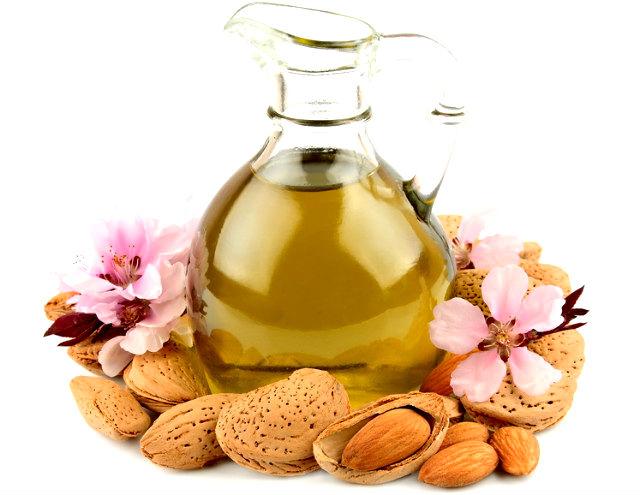 khrust-v-ukhe-prichiny