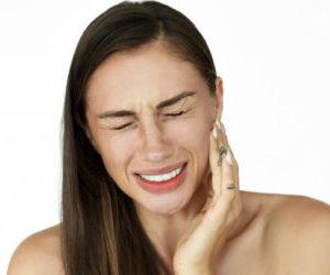 Что делать, если болит челюсть при жевании