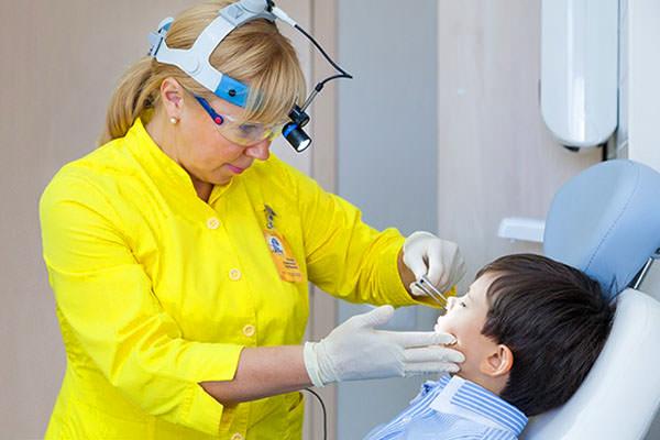 чем лечить постоянный насморк у ребенка