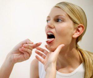 Что может щелкать в горле при глотании