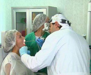 Как делают криотерапию миндалин