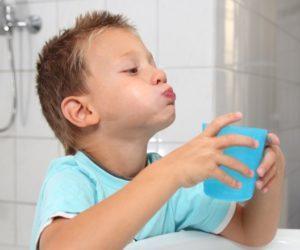 Как научиться полоскать горло