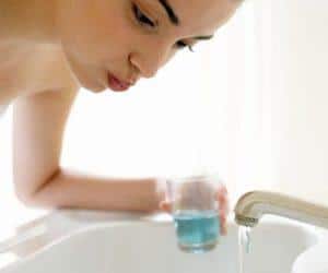 Как научиться полоскать горло