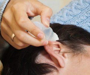 Как правильно капать капли в ухо