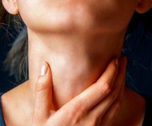 Можно ли курить, когда болит горло