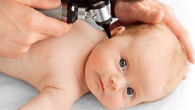 Что делать если болят уши у ребенка