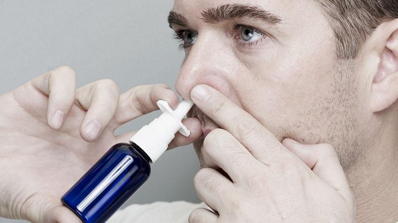 Может ли при простуде закладывать уши