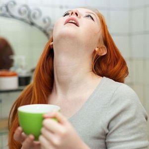 Чем лучше полоскать горло при ангине взрослому