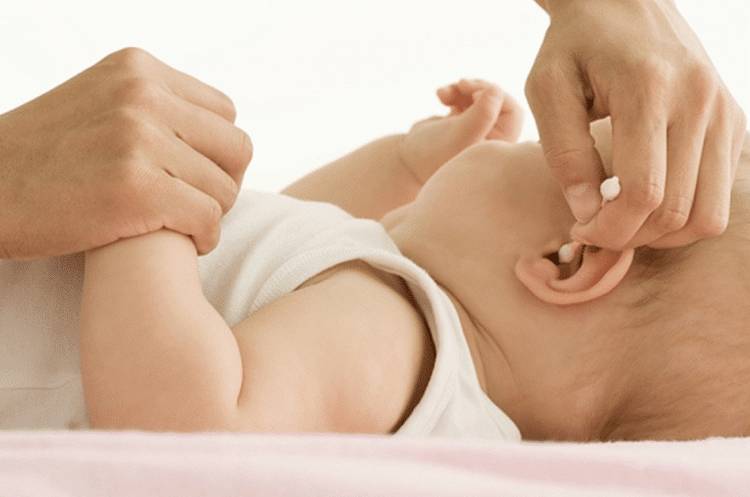 chem-chistit'-ushi-rebenku