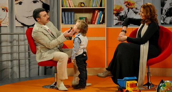 болит ухо у ребенка что делать комаровский