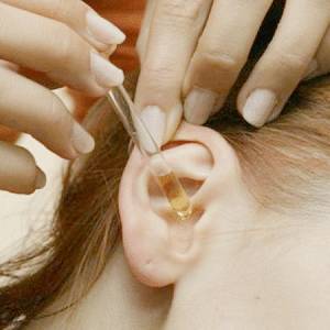 салициловый спирт в ухо