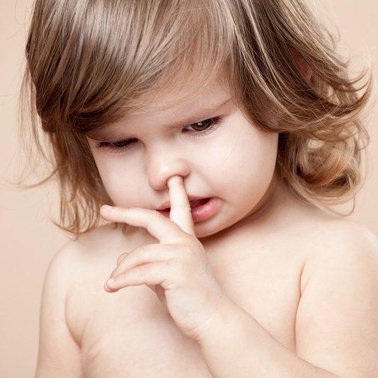 что делать при насморке если кровь из носа