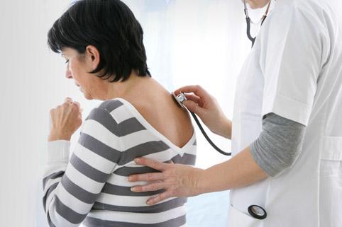 mozhno-li-pnevmoniyey-zarazit'sya-kapel'nym-vozdushno-putem