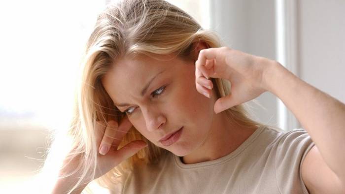 звенит в ушах и кружится голова