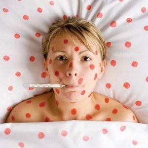 болит миндалина