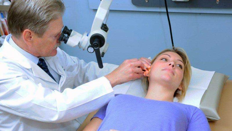 Что это если за ухом опухоль