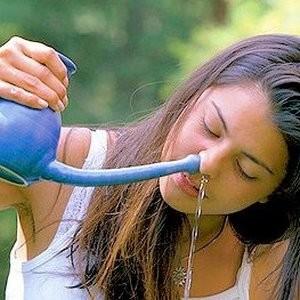 чем и как промывают нос при гайморите