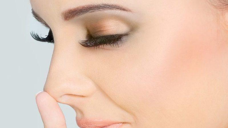 как сделать меньше нос в домашних условиях