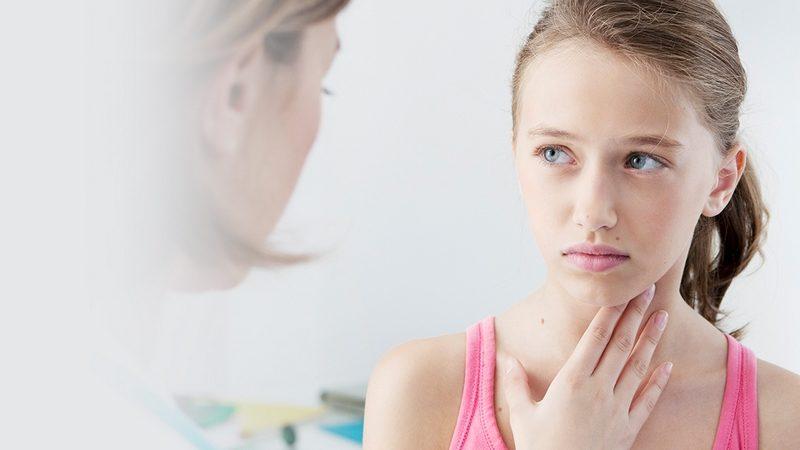 почему у ребенка чешется нос