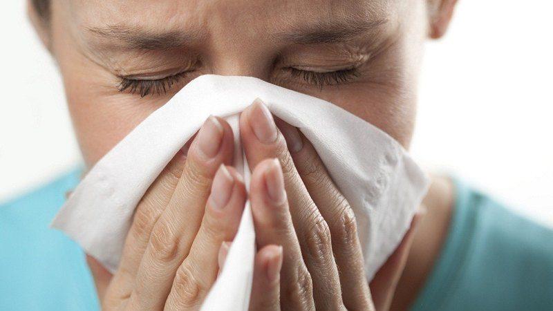 после алкоголя заложен нос